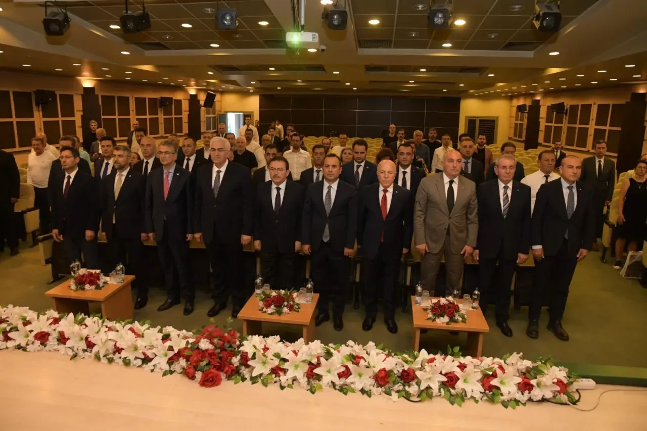 Cumhuriyeti Kuran Şehirler Erzurum’da Buluştu: ATSO’dan Anlamlı Katılım 4