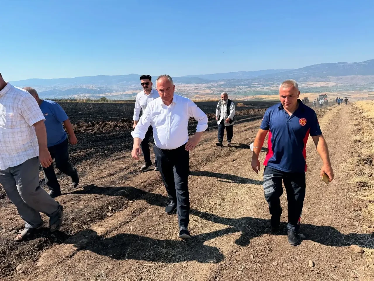 Taşova-Erbaa Sınırında Arazi Yangını: Ekiplerin Hızlı Müdahalesiyle Kontrol Altına Alındı 4