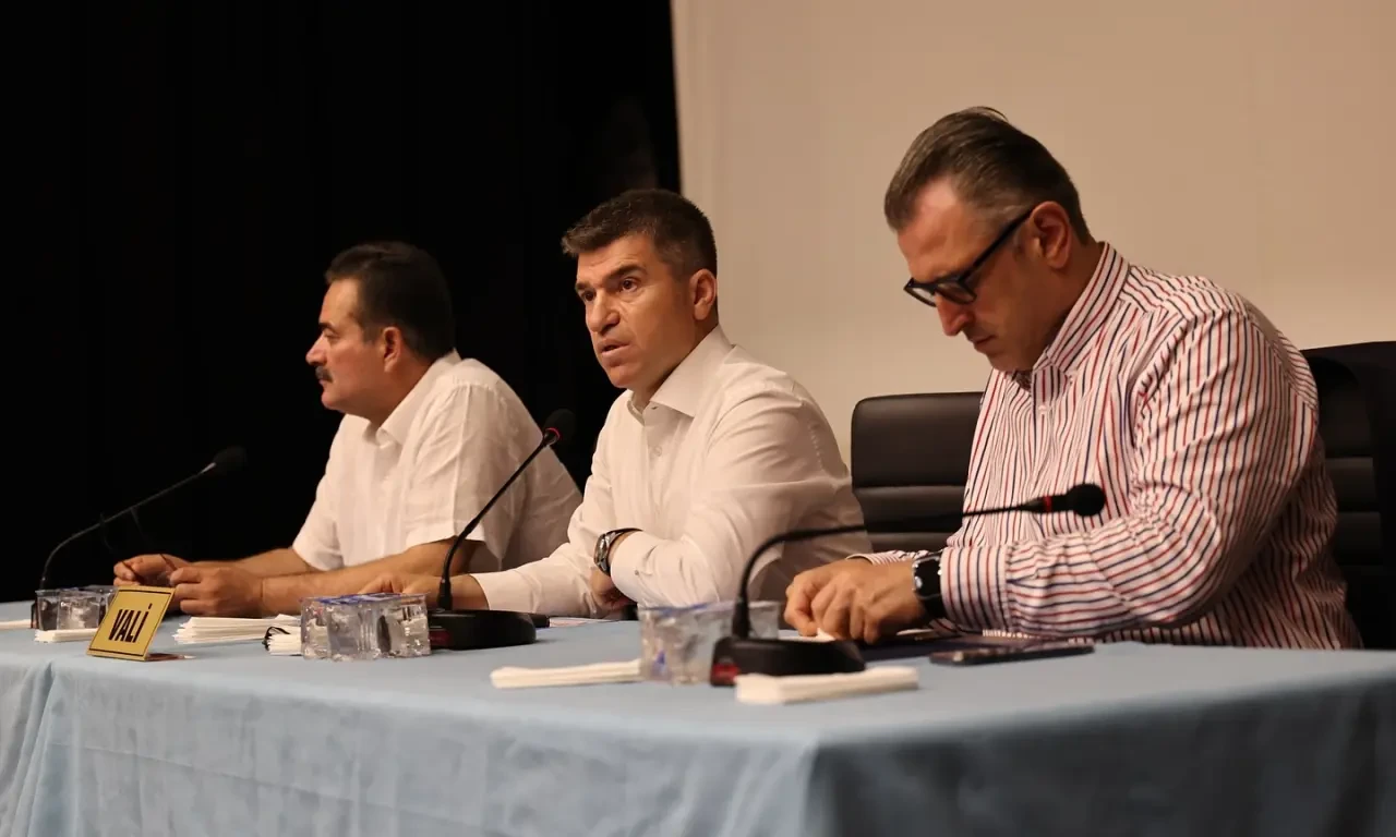 Vali Önder Bakan, Amasya’da Muhtarlarla Buluştu 1