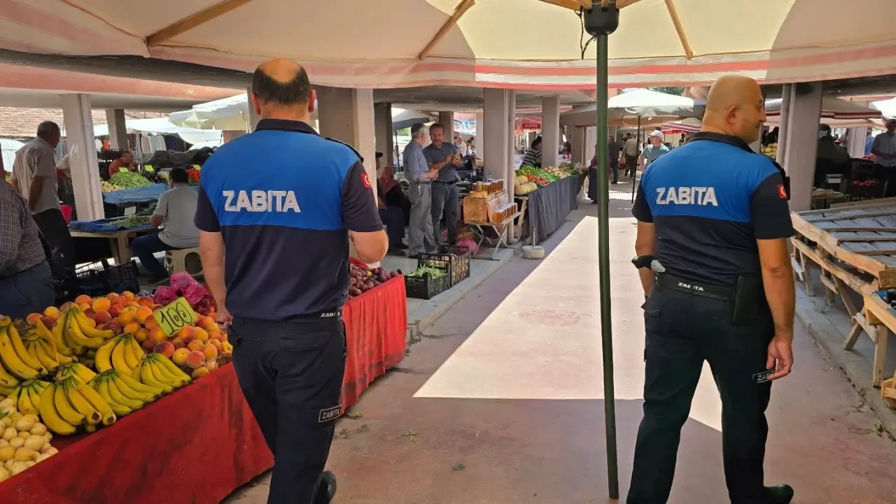 Suluova Belediyesi’nden Salı Pazarı’nda Fiyat Etiketi Denetimi 4