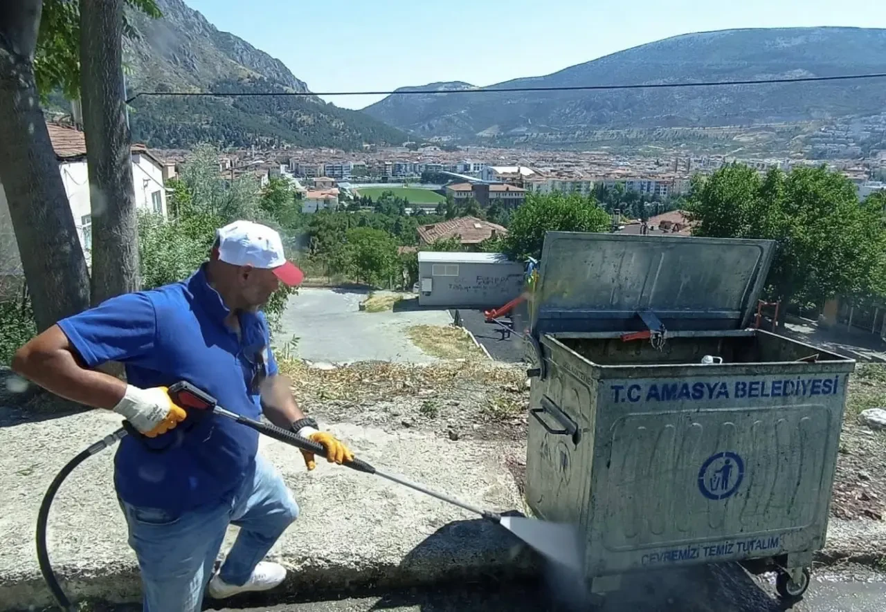 Amasya’da Konteynerlere Hijyen Çıkarması! 2