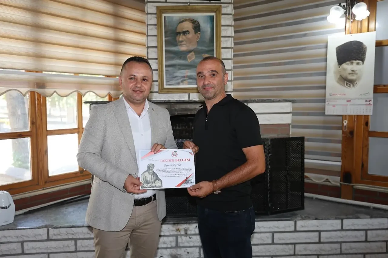 Strabon Sempozyumu’na Emek Veren Personele Takdir Belgesi 4