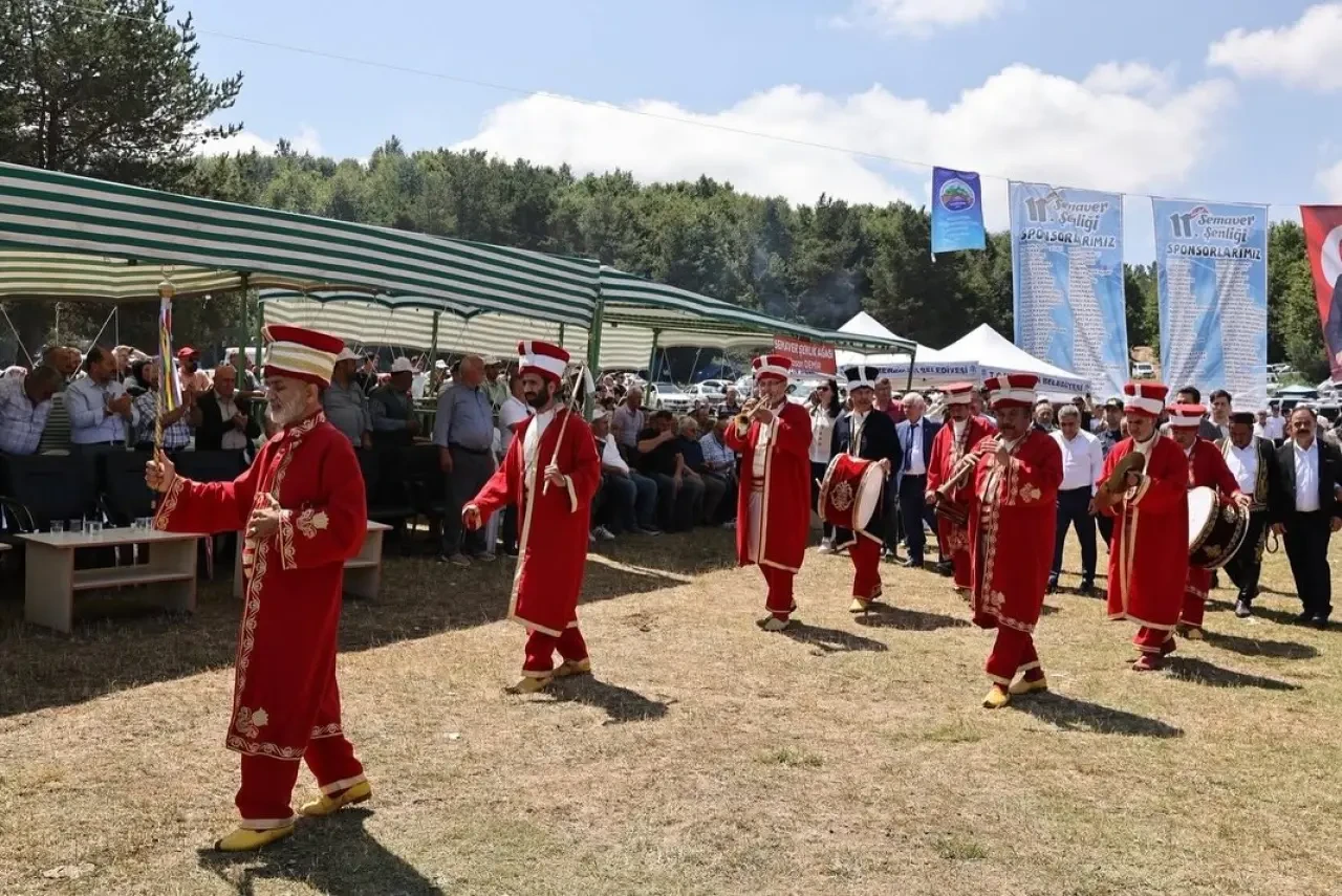 11. Geleneksel Semaver Şenliği Vezirköprü’de Kültür ve Birlik Rüzgarı Estirdi 1