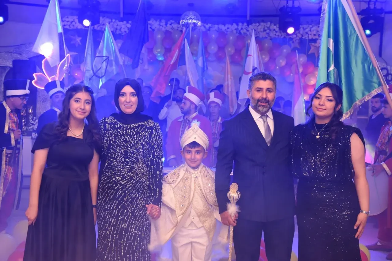 Ömer Kiracılar Erkekliğe İlk Adımını Attı 3