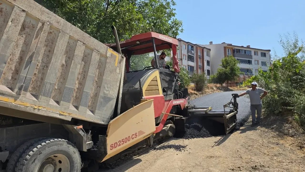 Pazar Mahallesi Nisa Sokak’ta Asfalt Seferberliği: Adım Adım Güzelleşiyoruz! 2