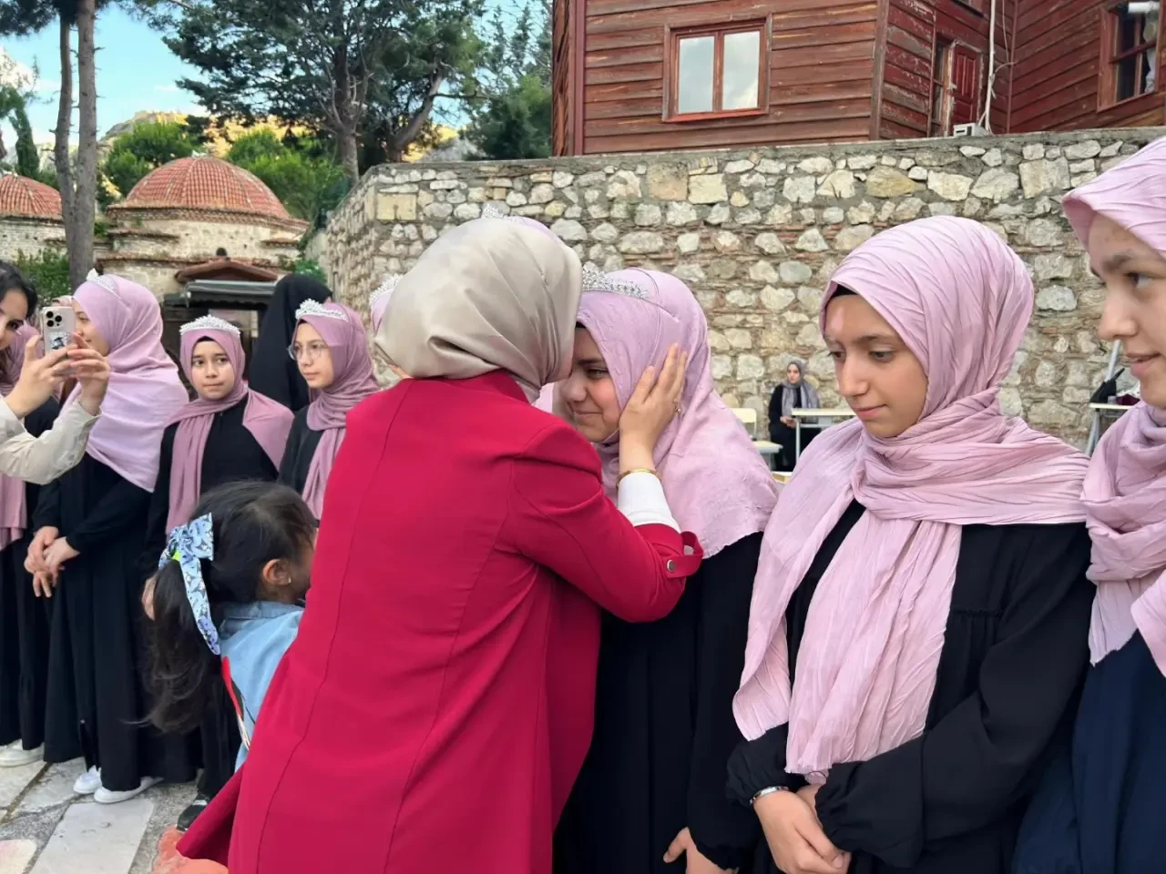 Amasya’da Hafız Kız Öğrenciler İçin Duygusal Mezuniyet Töreni Düzenlendi 2
