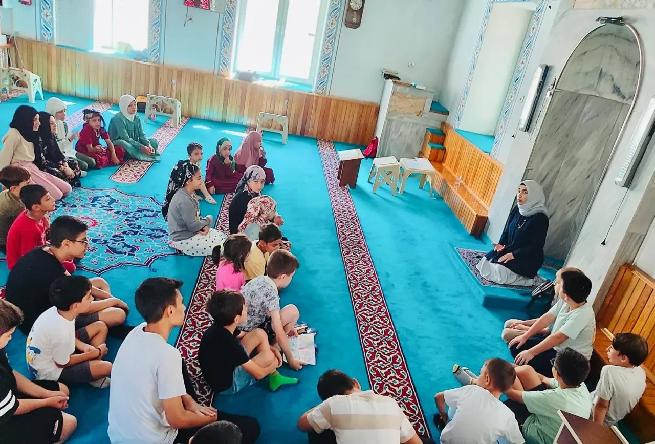 Yaz Kur’an Kurslarında Bilinçlendirme Seminerleri: “Hayatı Kaliteli Yaşa” Mesajı Ön Planda 2