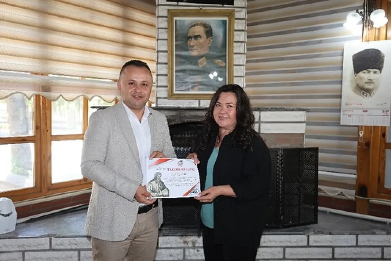 Strabon Sempozyumu’na Emek Veren Personele Takdir Belgesi 1