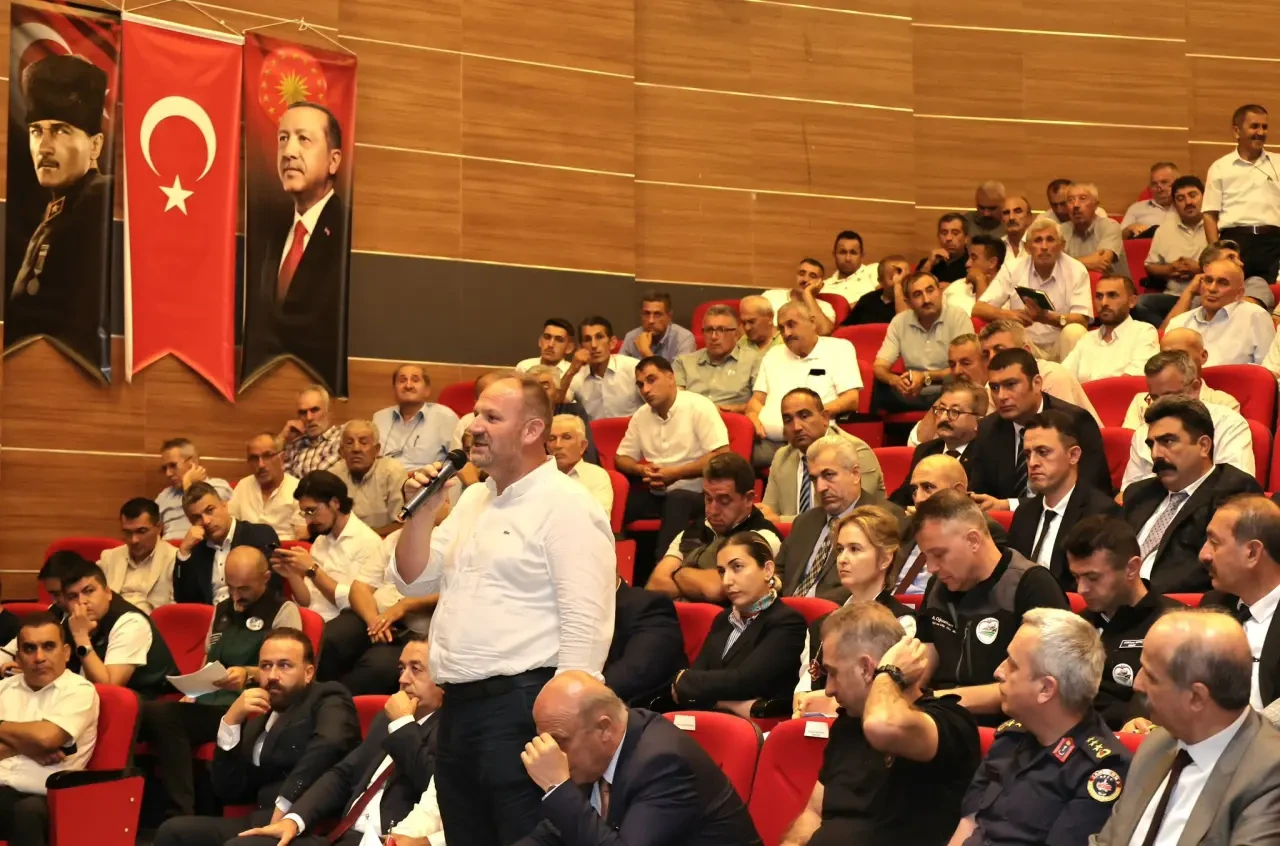 Taşova’da Muhtarlar Toplantısı Yapıldı: İlçenin Sorunları ve Talepleri Masaya Yatırıldı 3