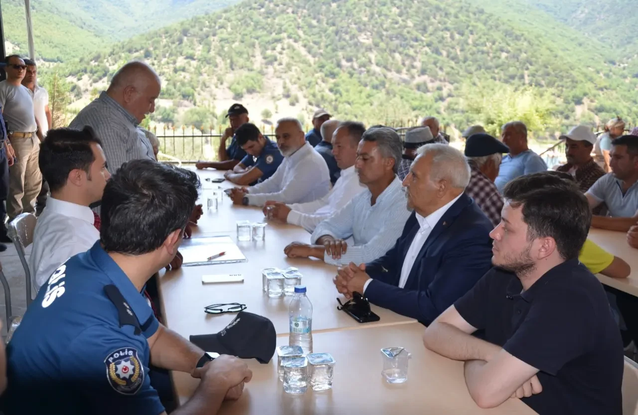 İkizyaka Köyü’nde Aşure Günü Buluşması: Aynı Kazanda Birlik ve Dayanışma 2