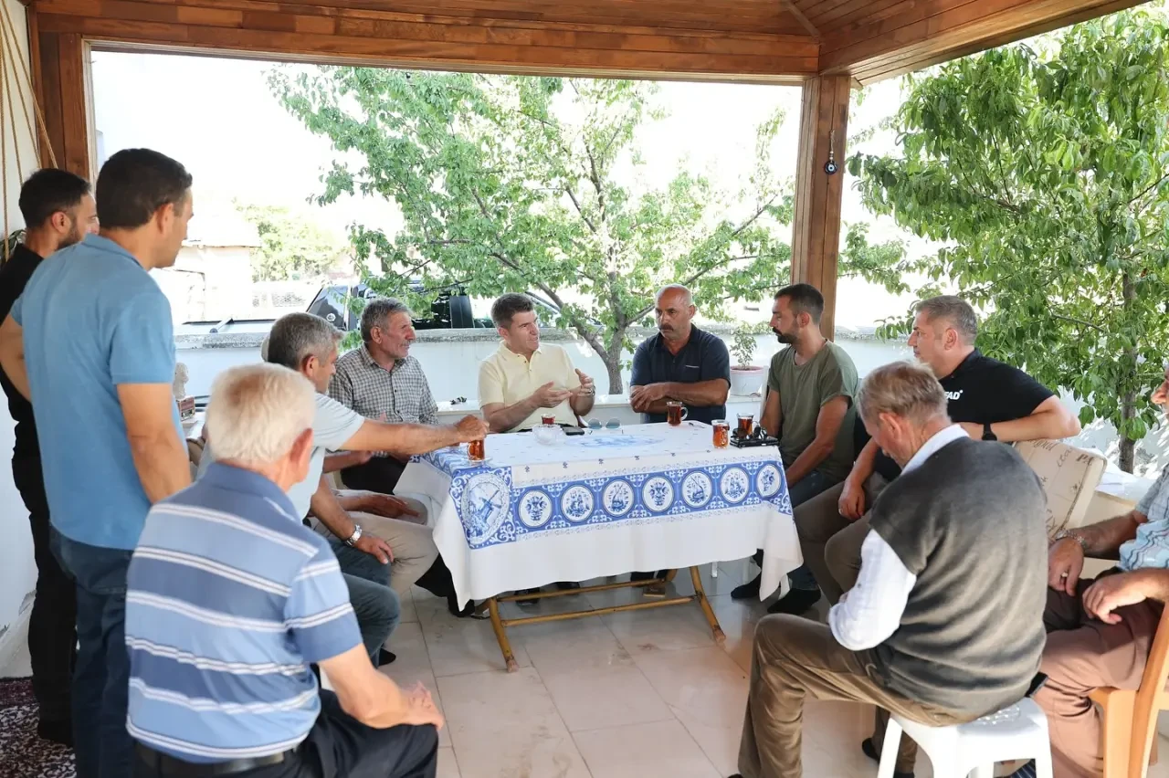 Vali Bakan, Yangın Mağduru Aileyi Yalnız Bırakmadı! 4