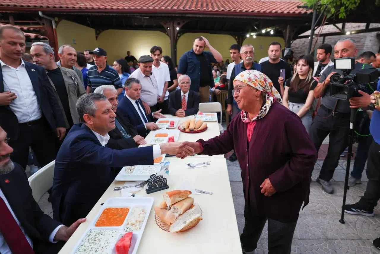 CHP Lideri Özgür Özel’den Amasya’da Maneviyat Vurgusu! 3
