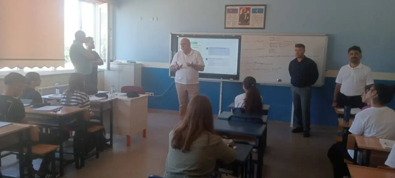 LGS Yolunda Moral ve Destek: Müdürlükten Kurs Ziyareti 3
