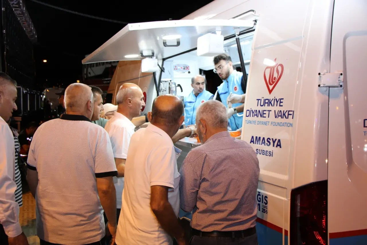 15 Temmuz’da Gönüller Isındı: TDV Amasya Şubesi’nden Vatandaşlara İkram 2