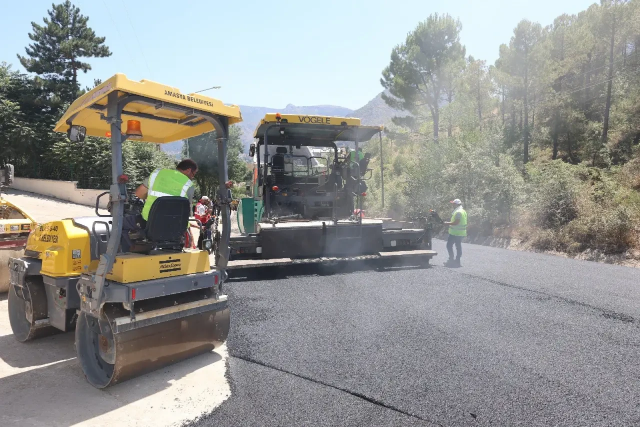 Amasya Belediyesi’nden Ulaşım Atağı: Asfalt ve Yol Bakım Çalışmaları Devam Ediyor 1