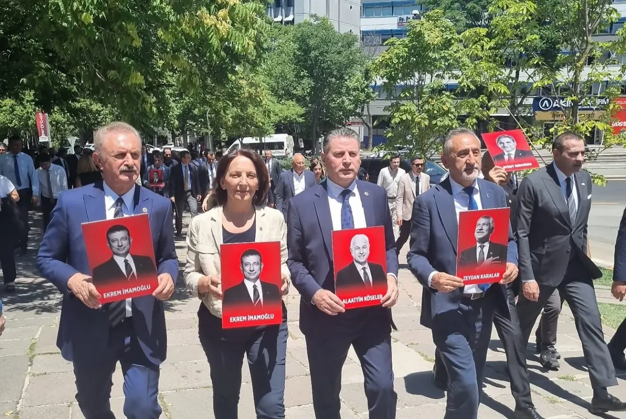 Vekil Karagöz'den Adalet Bakanlığı Önünde Sert Mesajlar! 1
