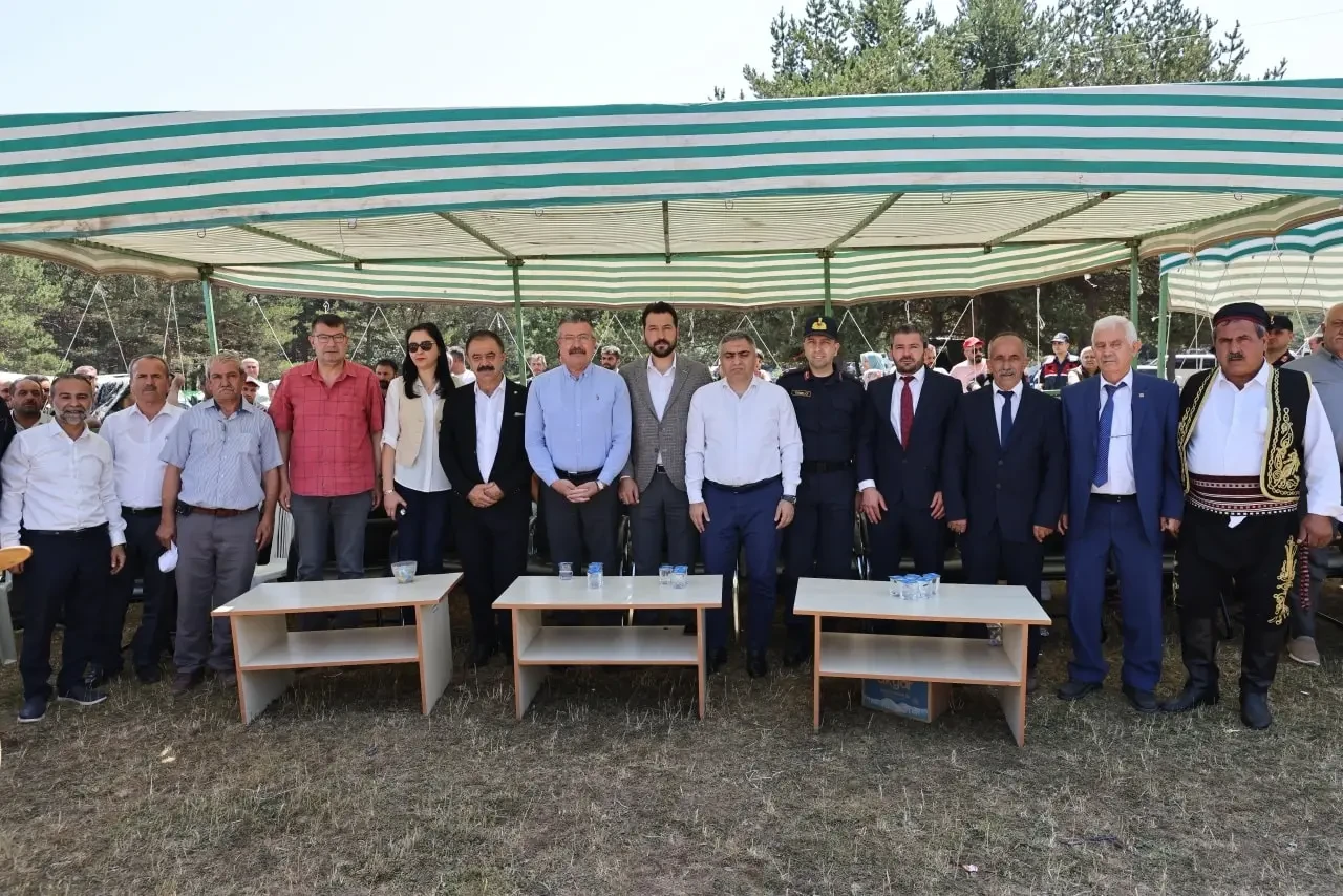 11. Geleneksel Semaver Şenliği Vezirköprü’de Kültür ve Birlik Rüzgarı Estirdi 2
