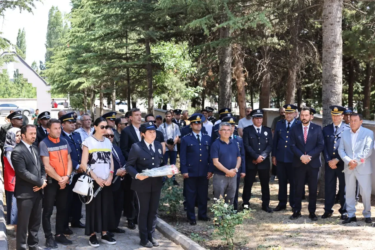 Merzifon’da Şehitliklerde Dualar Yükseldi 4