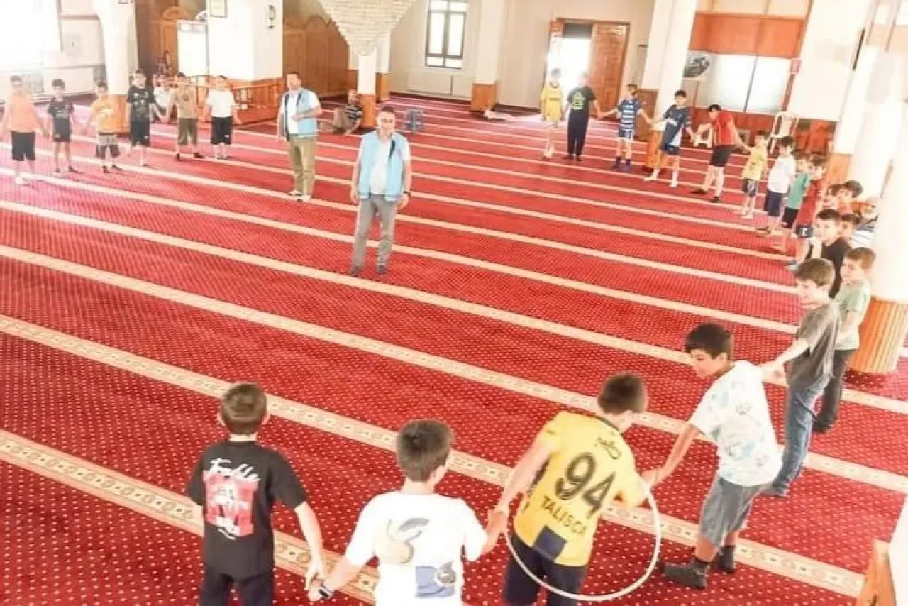 Yaz Kur’an Kursu Öğrencileri Hem Eğleniyor Hem Öğreniyor 2