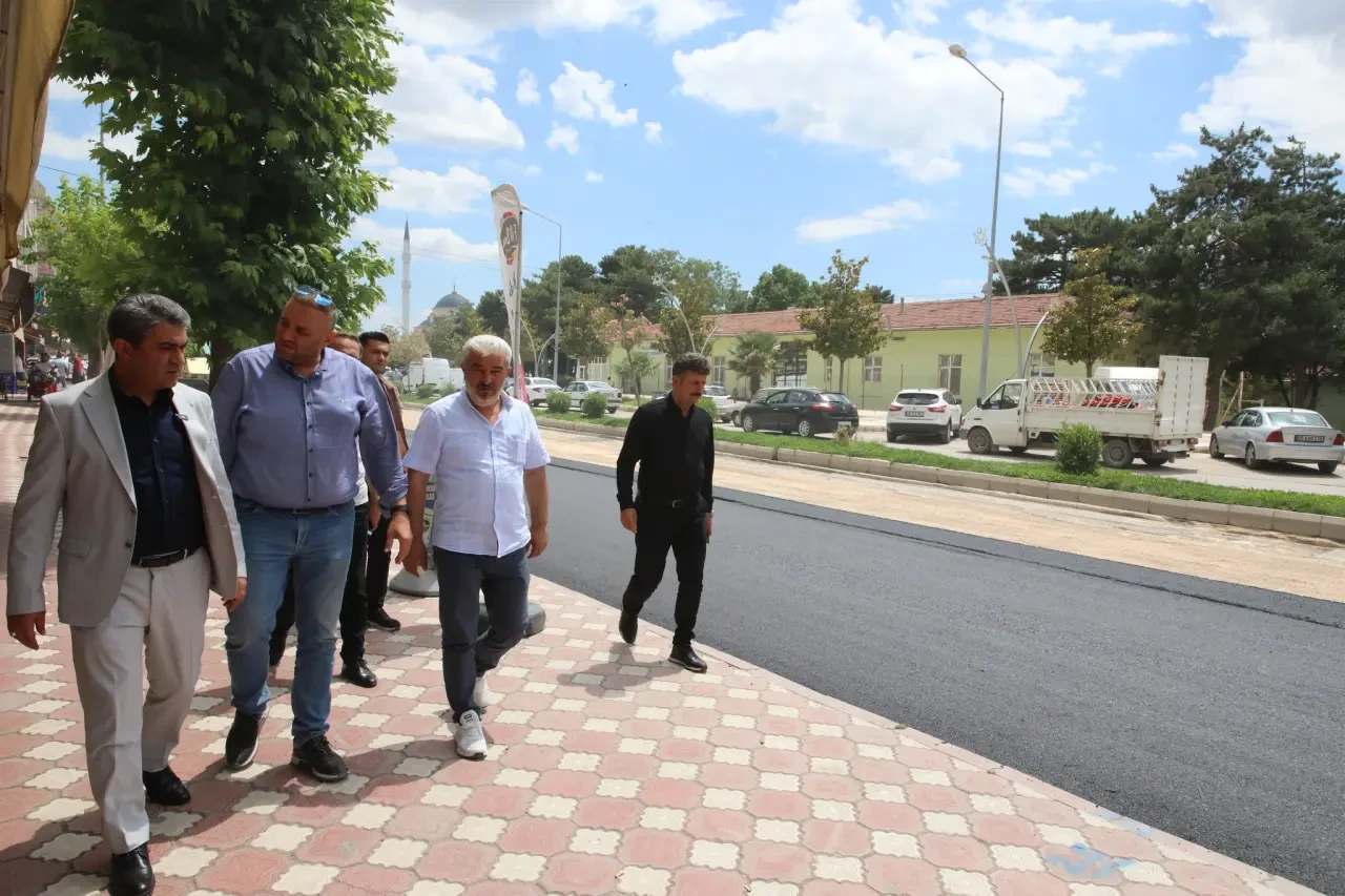 Başkan Uzun’dan Asfalt Çalışmalarına Ziyaret: “Aşkla ve Azimle Suluova İçin Çalışıyoruz” 2