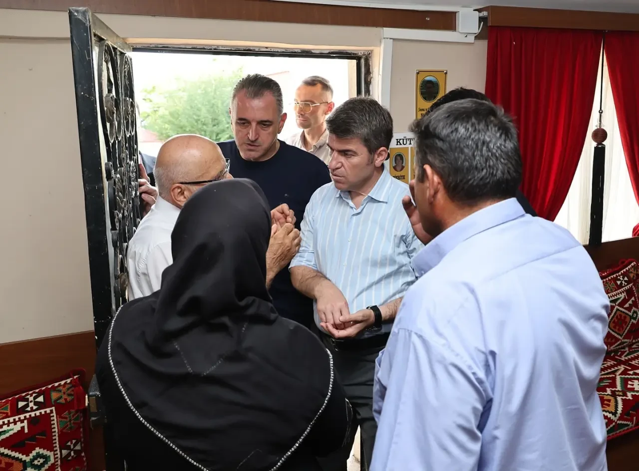 Amasya Kırkharman Köyü’nde Protokol ve Vatandaşlar Beyaz Perde Heyecanını Paylaştı 2
