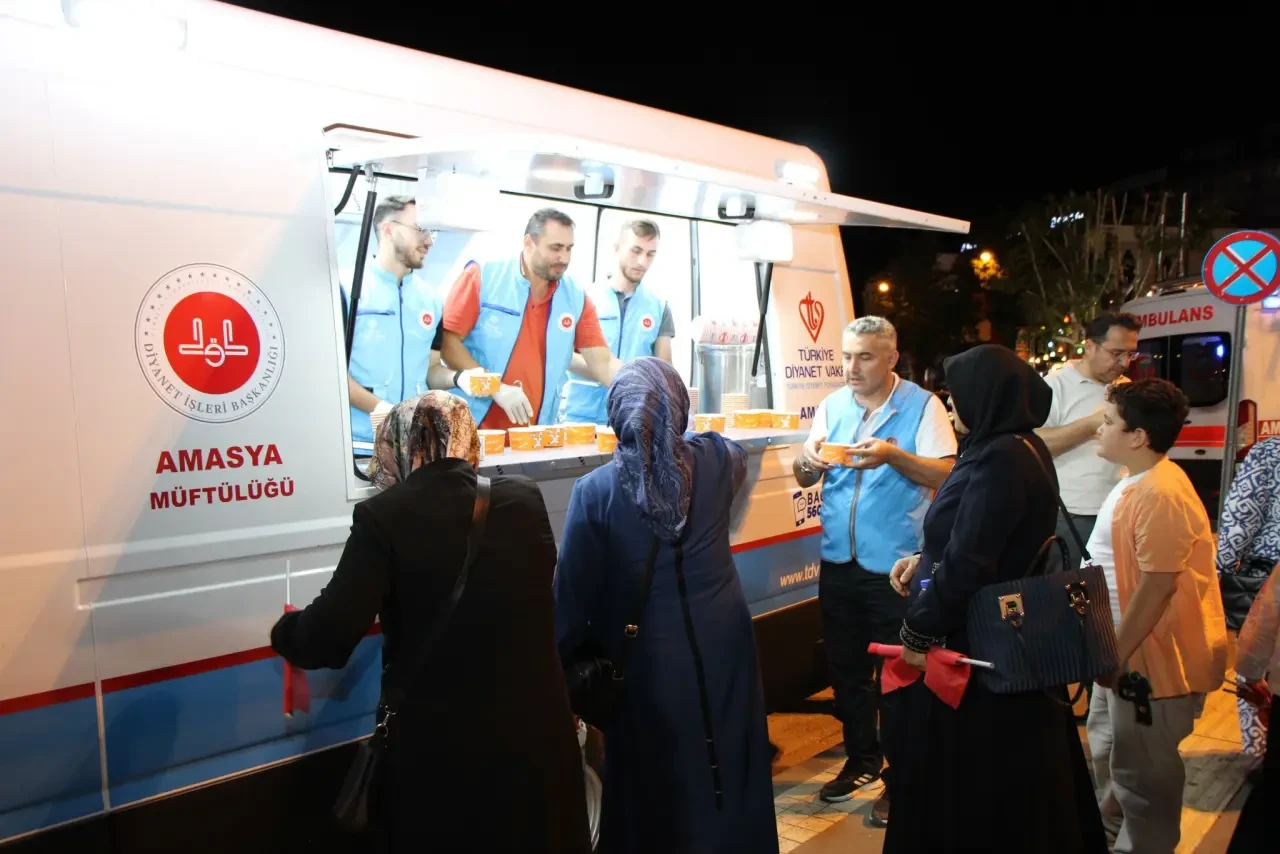15 Temmuz’da Gönüller Isındı: TDV Amasya Şubesi’nden Vatandaşlara İkram 3