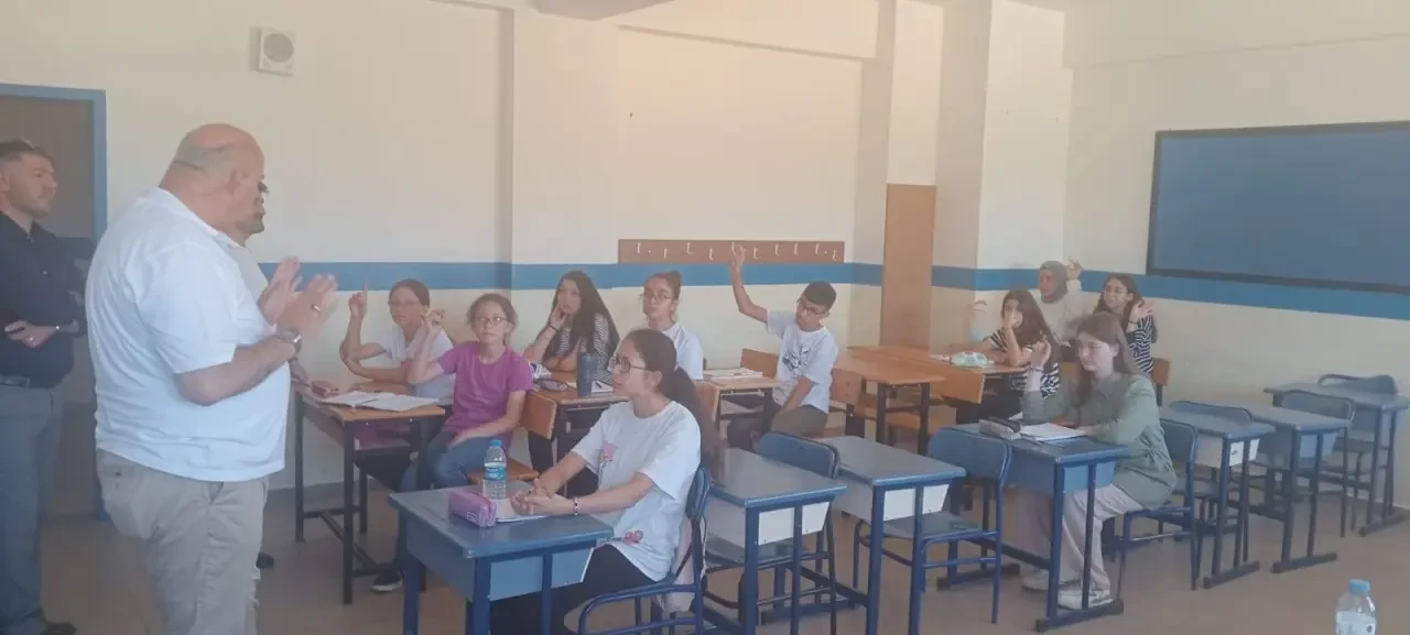 LGS Yolunda Moral ve Destek: Müdürlükten Kurs Ziyareti 2