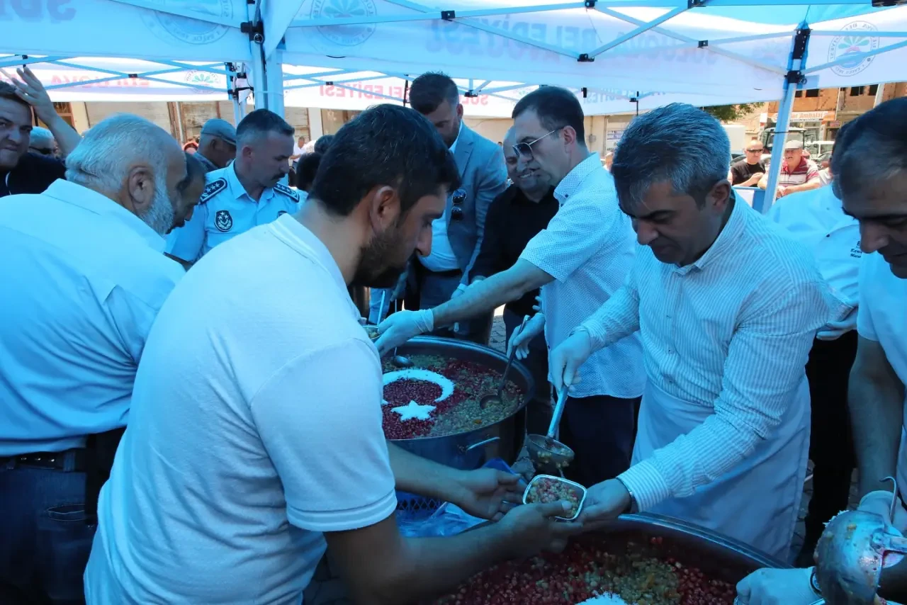 Suluova Belediyesi’nden Muharrem Ayında Aşure İkramı: “Paylaştıkça Bereket Artar” 3