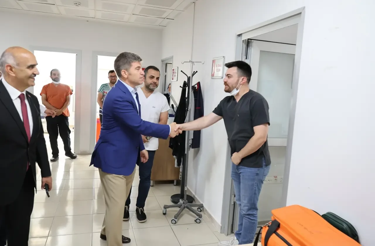 Vali Önder Bakan’dan Ağız ve Diş Sağlığı Merkezi’ne Ziyaret 4