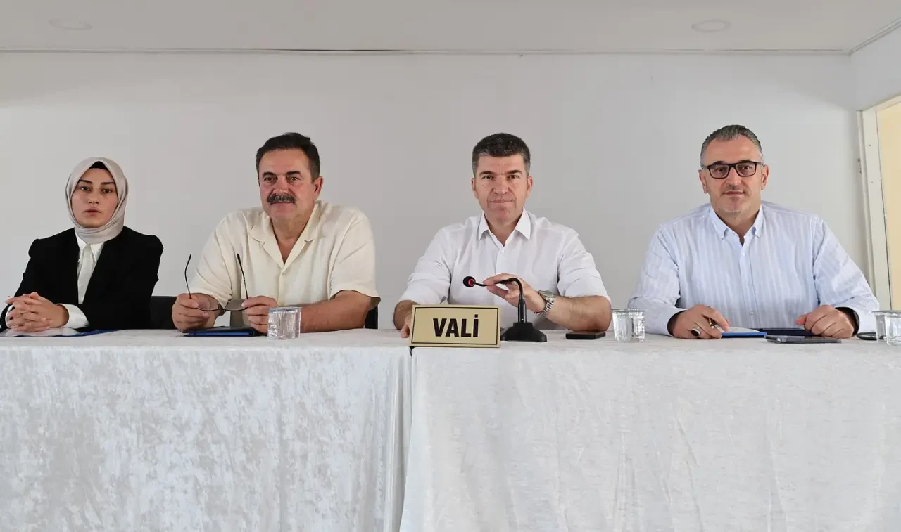 Hamamözü’nde Muhtarlarla Buluşma: Hizmetler ve Talepler Masaya Yatırıldı 2