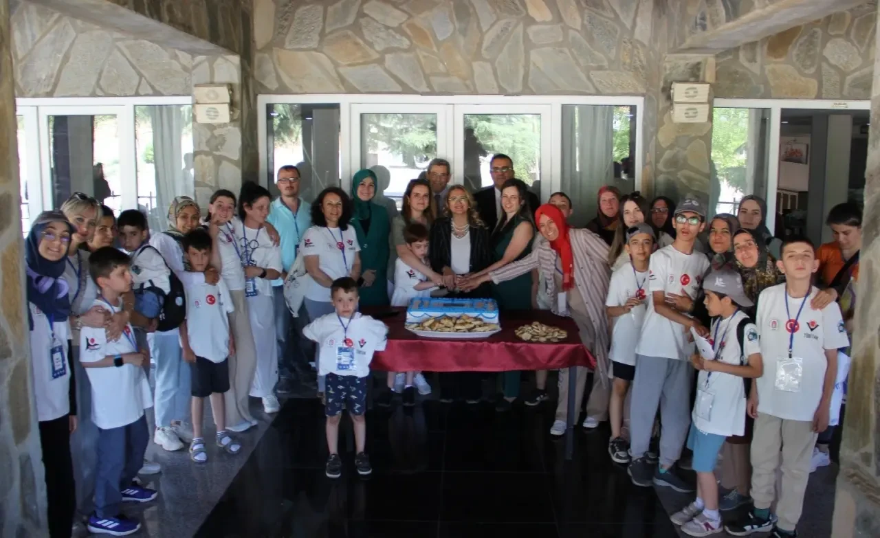 Otizmli Çocuklar İçin Doğada Bilim ve Umut: “Doğada Mavi Adımlar IV” Projesi Amasya’da Tamamlandı 5