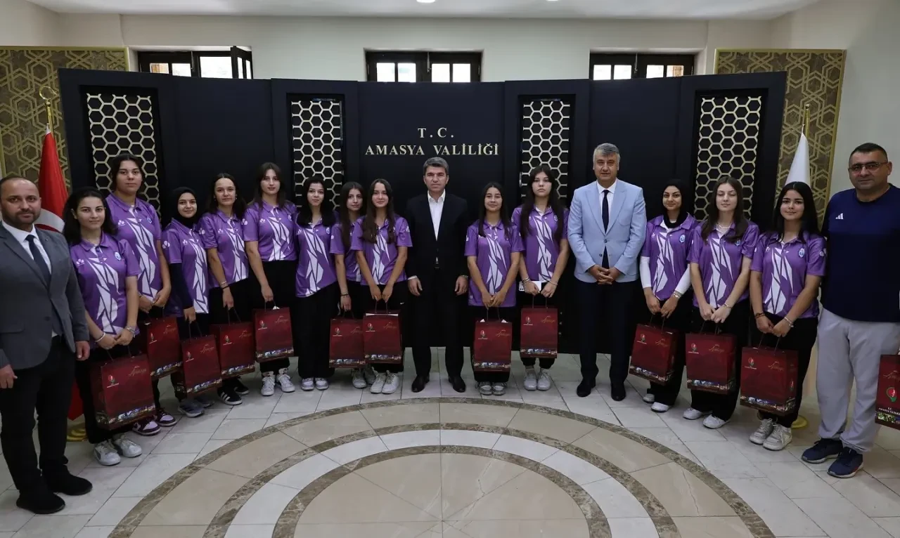 Türkiye Şampiyonu Kriket Takımından Vali Bakan’a Ziyaret 3