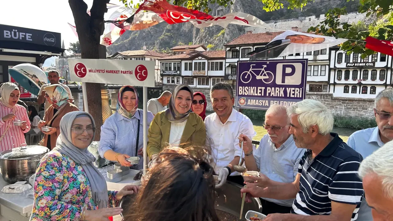 MHP Amasya İl Başkanlığı'ndan Aşure İkramı: “Birlik ve Dayanışmanın Tadı Aşureyle Taçlandı” 3
