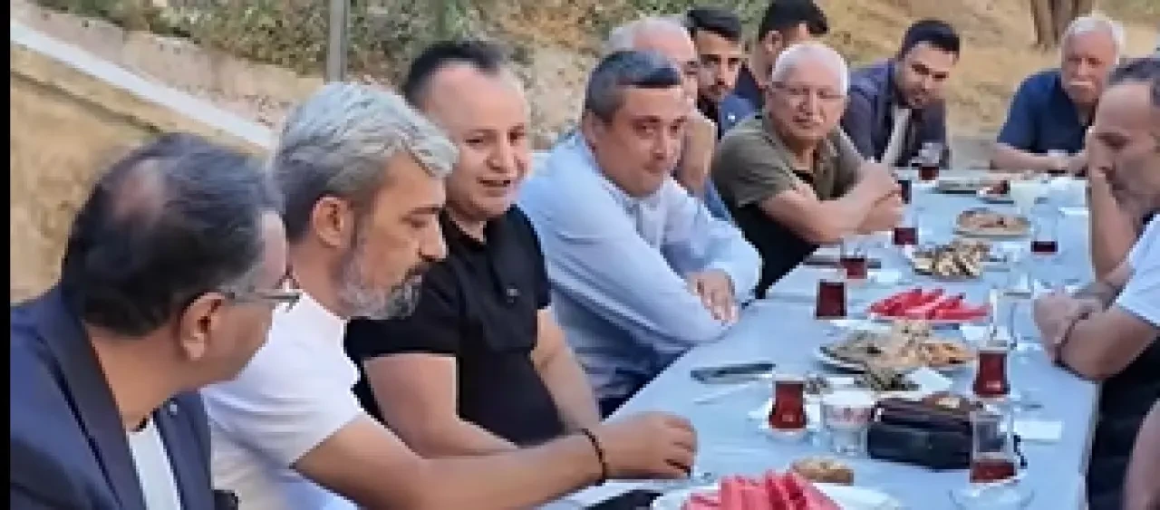 Başkan Sevindi Fethiye Mahallesi’nde Vatandaşla Buluştu 3