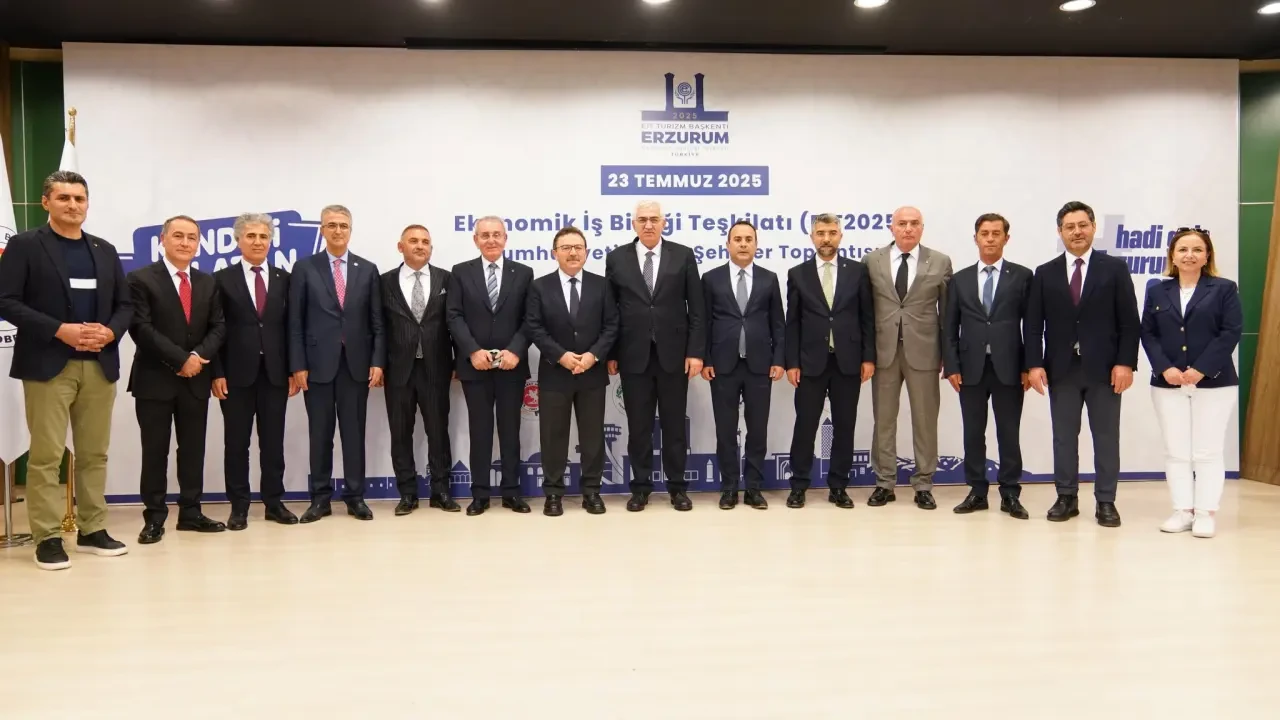 Cumhuriyeti Kuran Şehirler Erzurum’da Buluştu: ATSO’dan Anlamlı Katılım 5