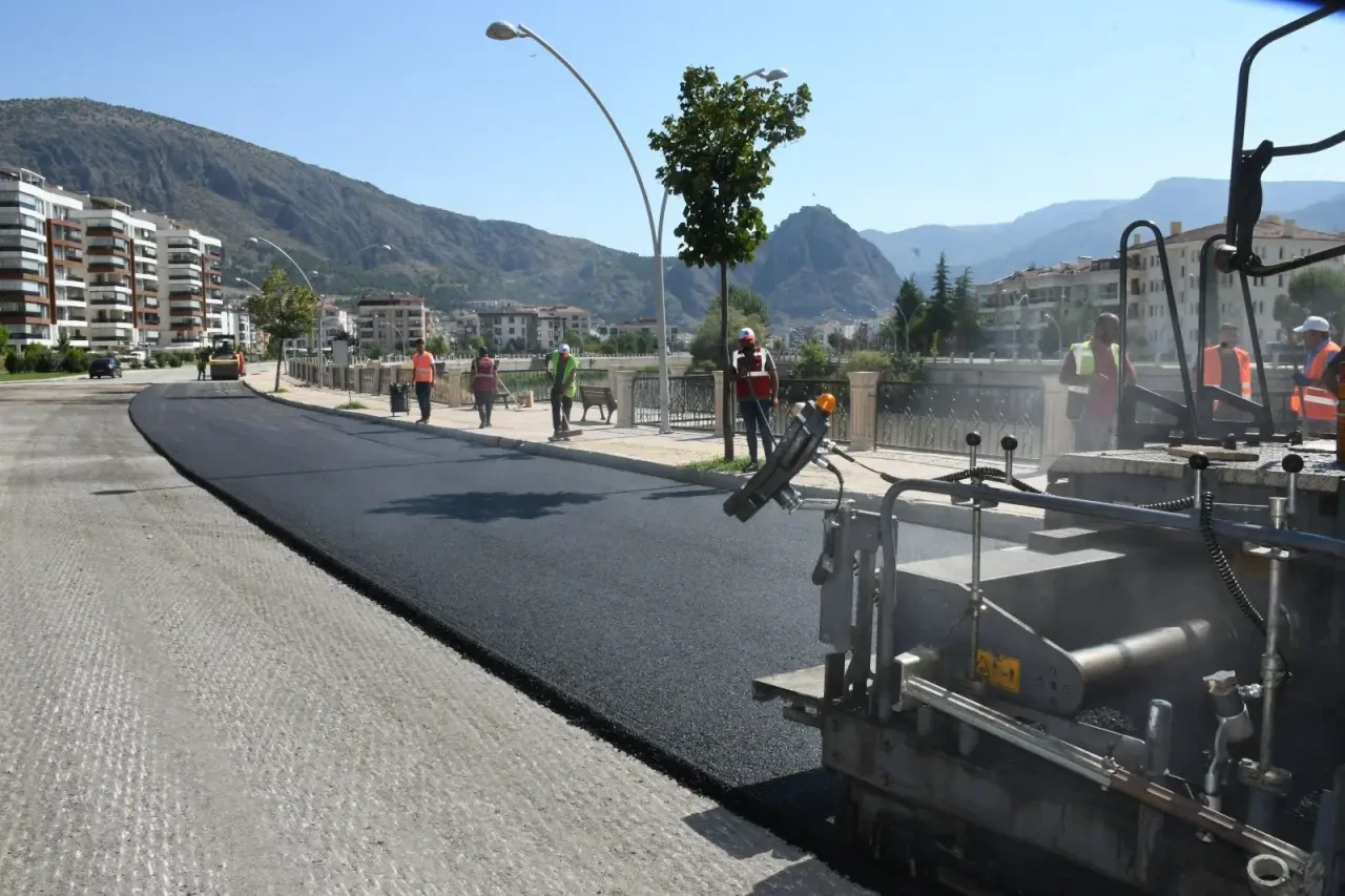 Amasya Belediyesi’nden Ulaşım Atağı: Asfalt ve Yol Bakım Çalışmaları Devam Ediyor 2