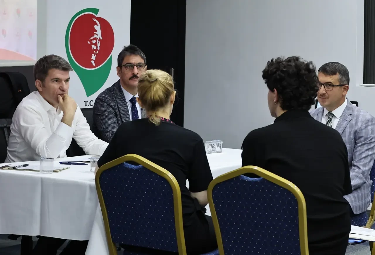 Vali Bakan, Halk Günü Toplantısında Amasya'nın Sorunlarını Dinledi 3