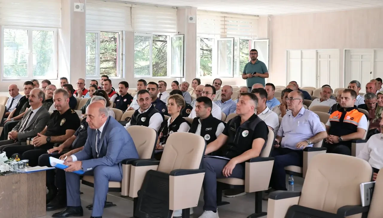 Hamamözü’nde Muhtarlarla Buluşma: Hizmetler ve Talepler Masaya Yatırıldı 3