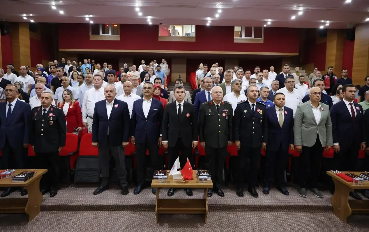 Vali Önder Bakan, 15 Temmuz Paneli ve Fotoğraf Sergisi Açılışına Katıldı 1