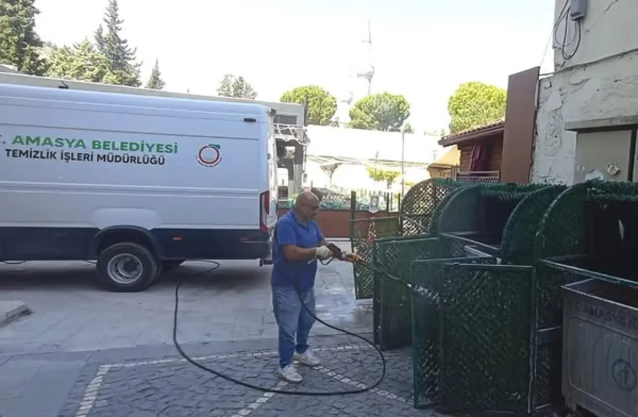 Amasya’da Konteynerlere Hijyen Çıkarması! 1
