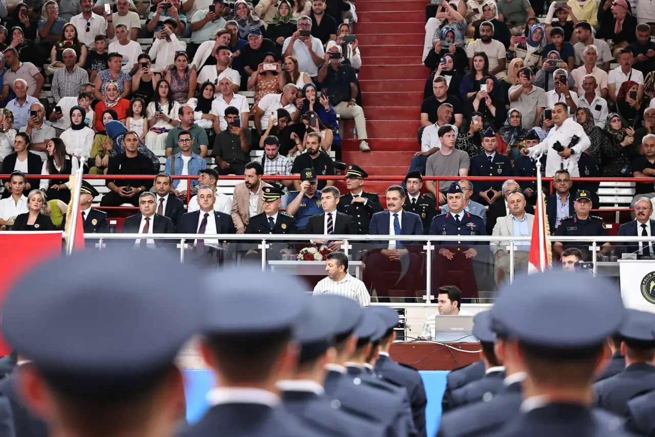 Merzifon POMEM’de Gurur Günü: 132 Polis Adayı Yemin Ederek Mezun Oldu 1