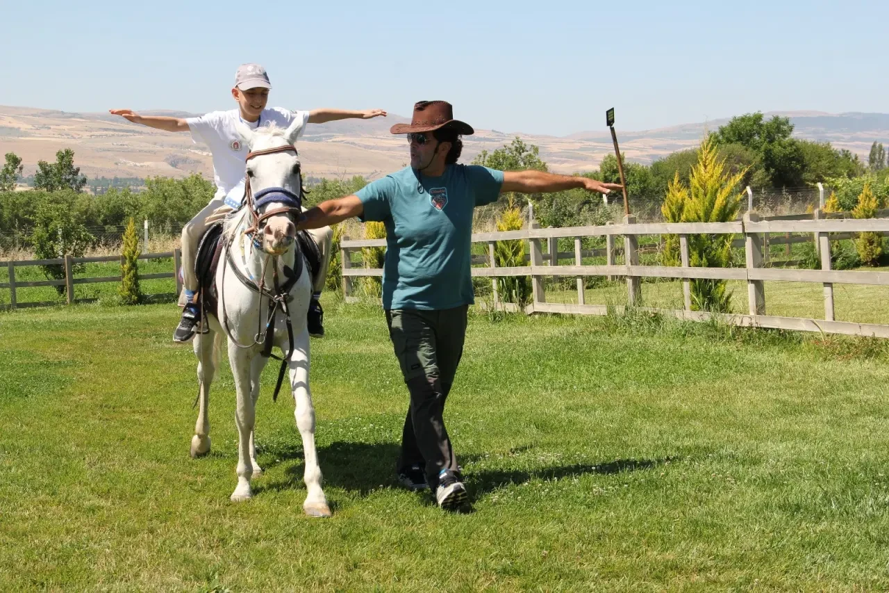 Otizmli Çocuklar İçin Doğada Bilim ve Umut: “Doğada Mavi Adımlar IV” Projesi Amasya’da Tamamlandı 2
