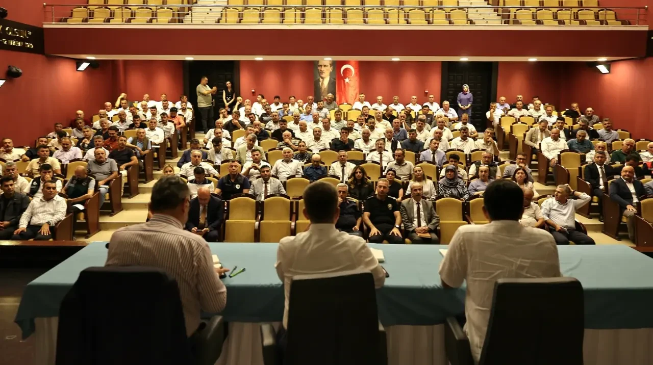 Vali Önder Bakan, Amasya’da Muhtarlarla Buluştu 3