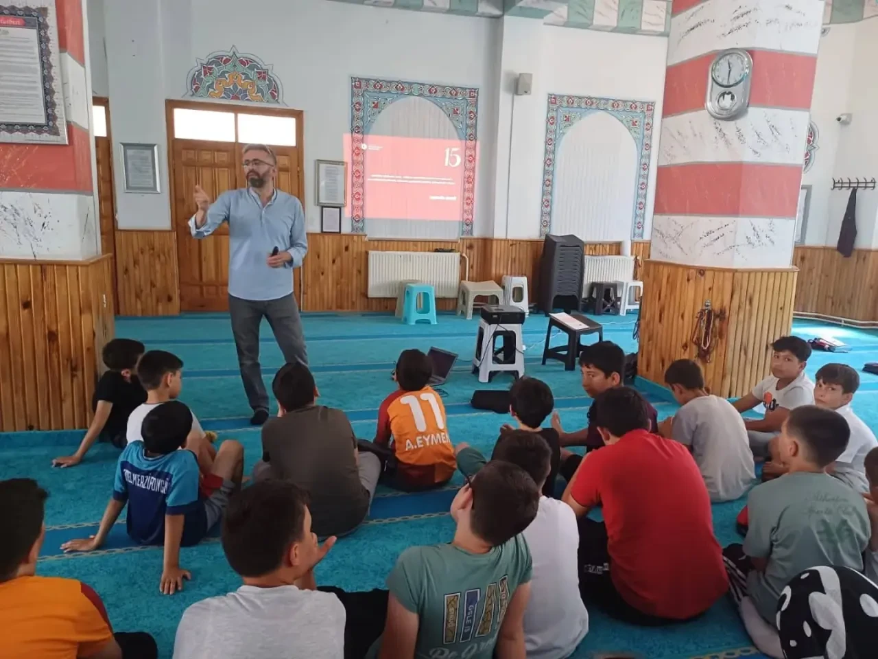 Merzifon’da Yaz Kur’an Kursu Öğrencilerine “Vatan Sevgisi ve Şehadet” Temalı Sunum 1
