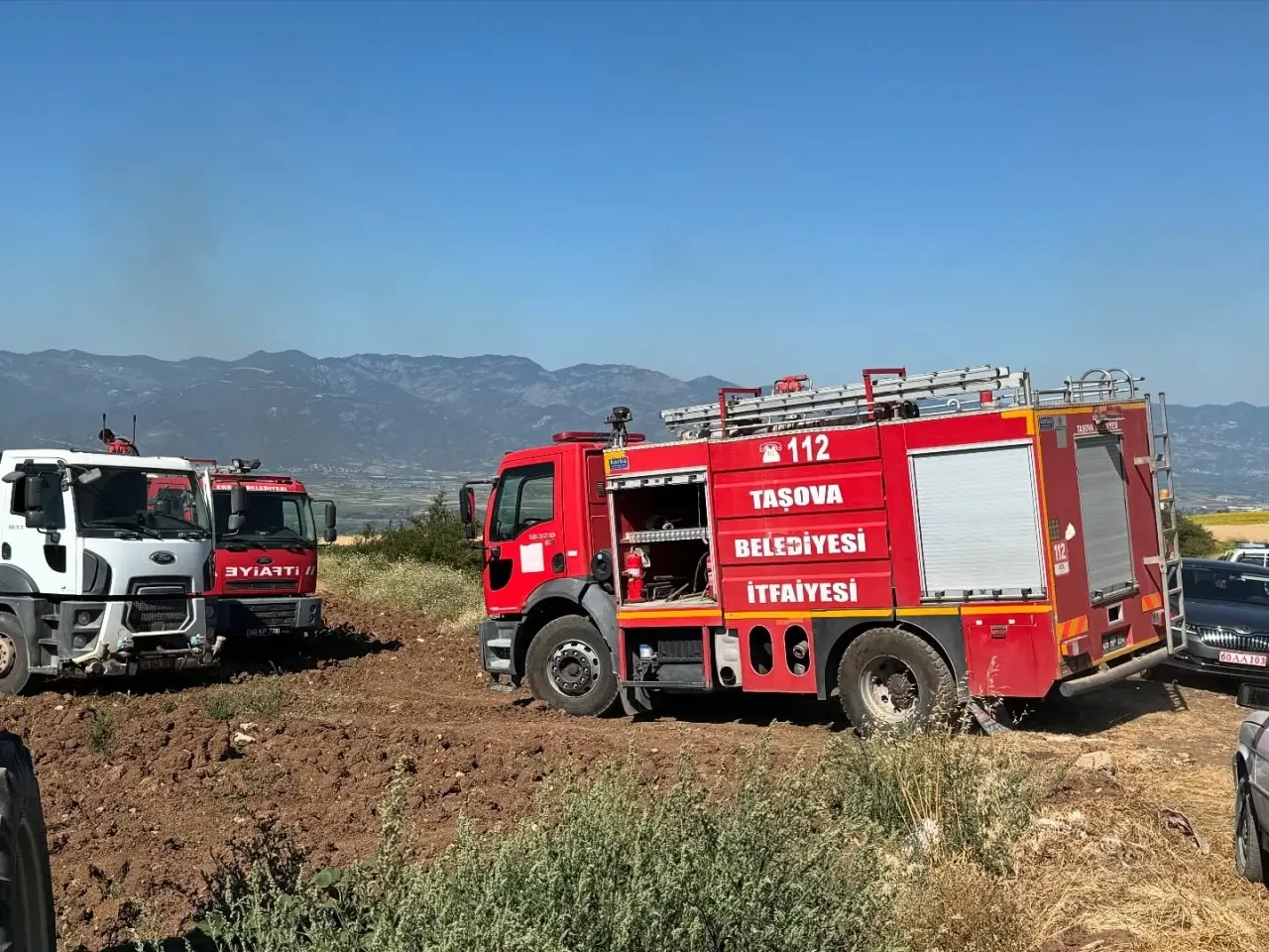 Taşova-Erbaa Sınırında Arazi Yangını: Ekiplerin Hızlı Müdahalesiyle Kontrol Altına Alındı 2