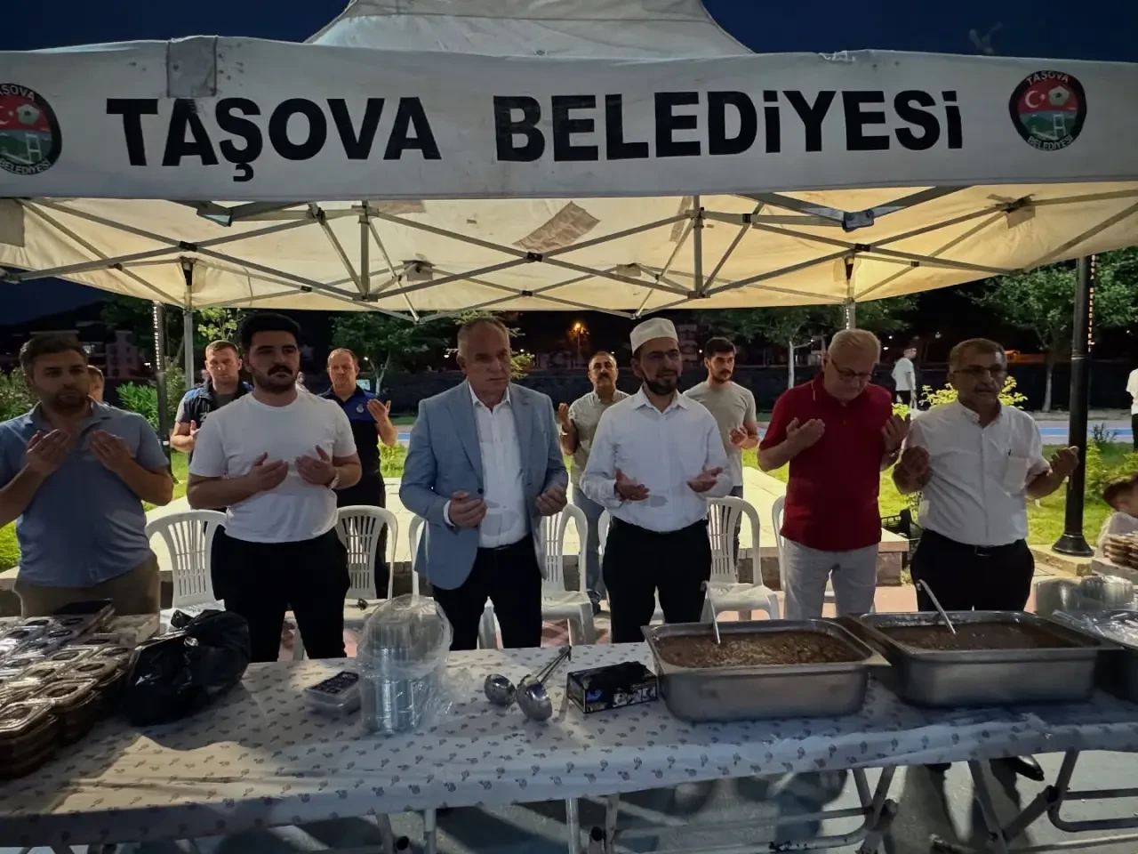 Taşova’da Aşure Günü Bereketi: Millet Bahçesi’nde Birlik ve Paylaşımın Güzelliği Yaşandı 4