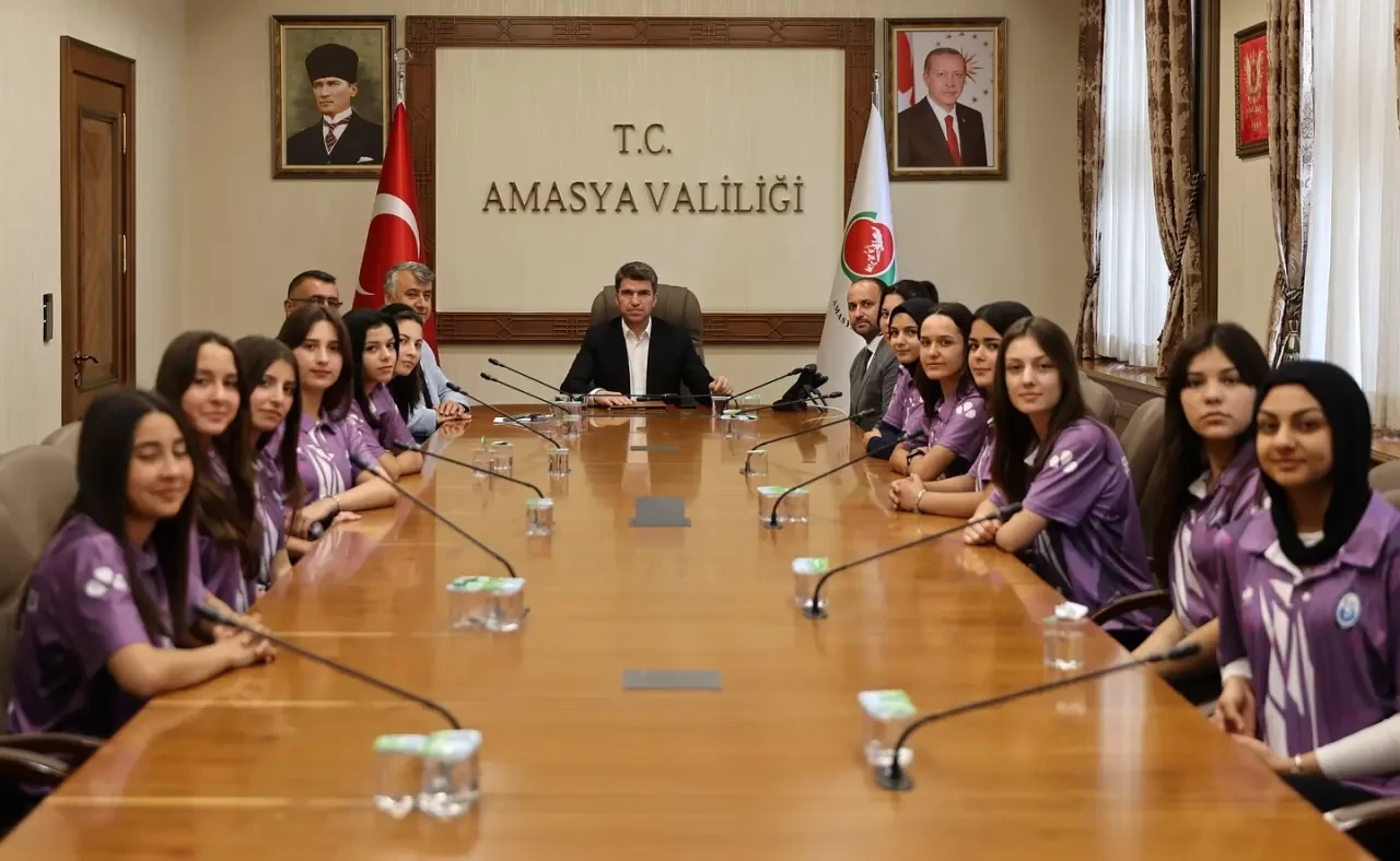 Türkiye Şampiyonu Kriket Takımından Vali Bakan’a Ziyaret 2