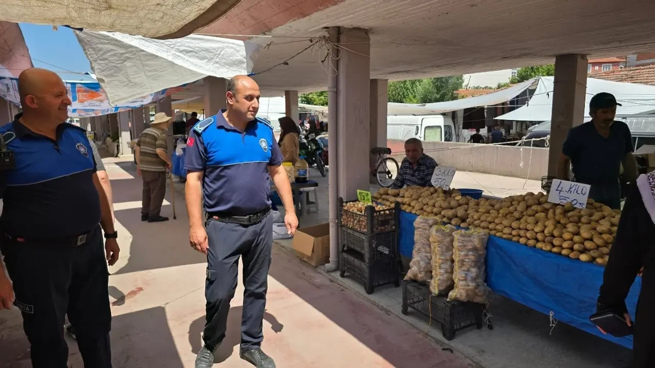 Suluova Belediyesi’nden Salı Pazarı’nda Fiyat Etiketi Denetimi 2