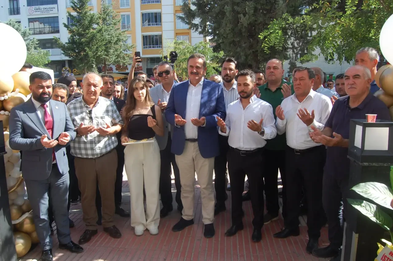 Dt. Oğuzhan Toygar’ın Kliniğine Görkemli Açılış 5