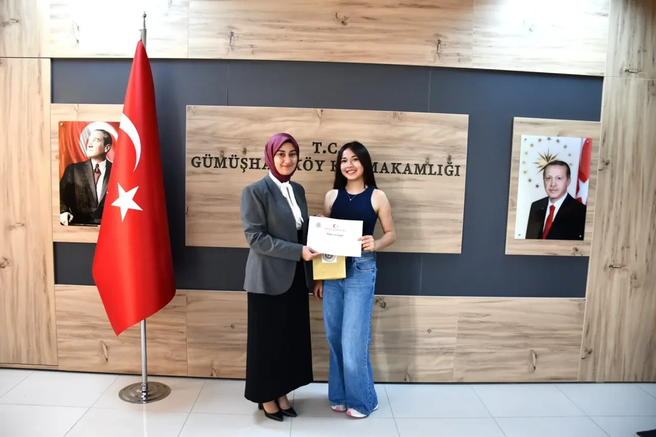 Gümüşhacıköy’de LGS şampiyonları ödüllendirildi 1